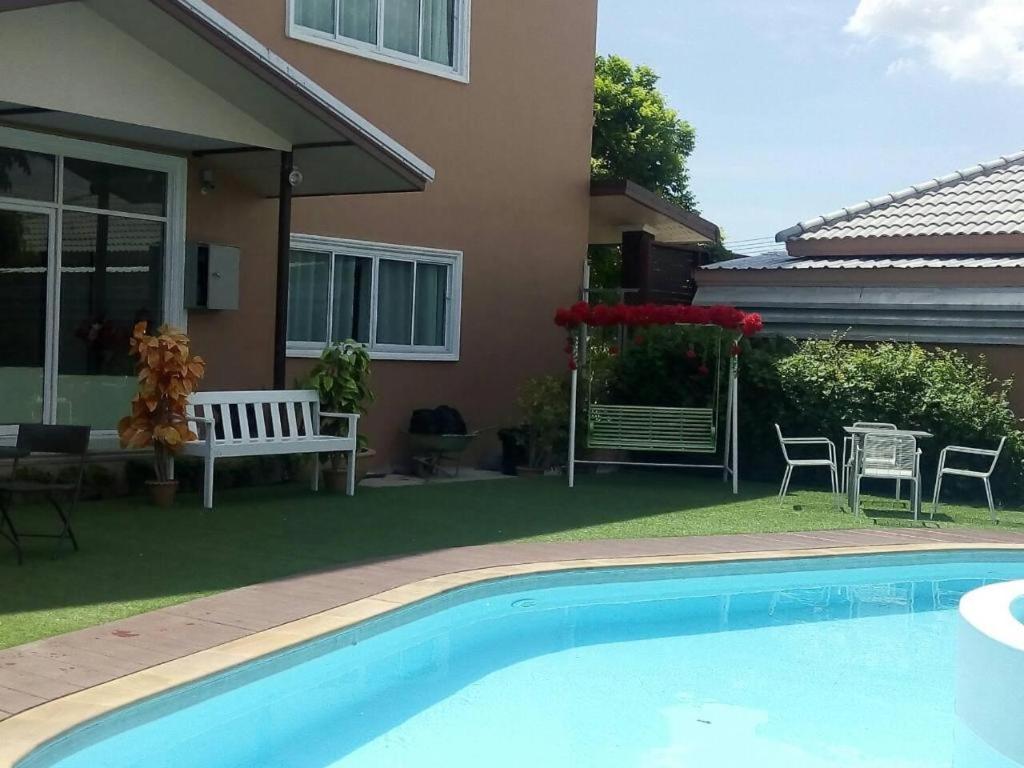 Le Parc Wangnang Hotel Phitsanulok Esterno foto