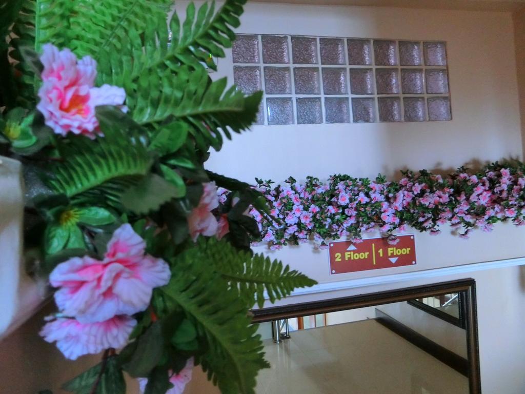 Le Parc Wangnang Hotel Phitsanulok Esterno foto