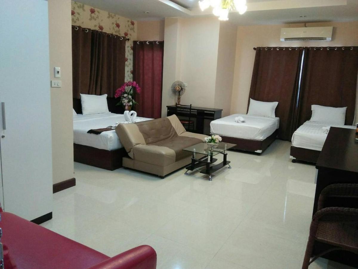 Le Parc Wangnang Hotel Phitsanulok Esterno foto